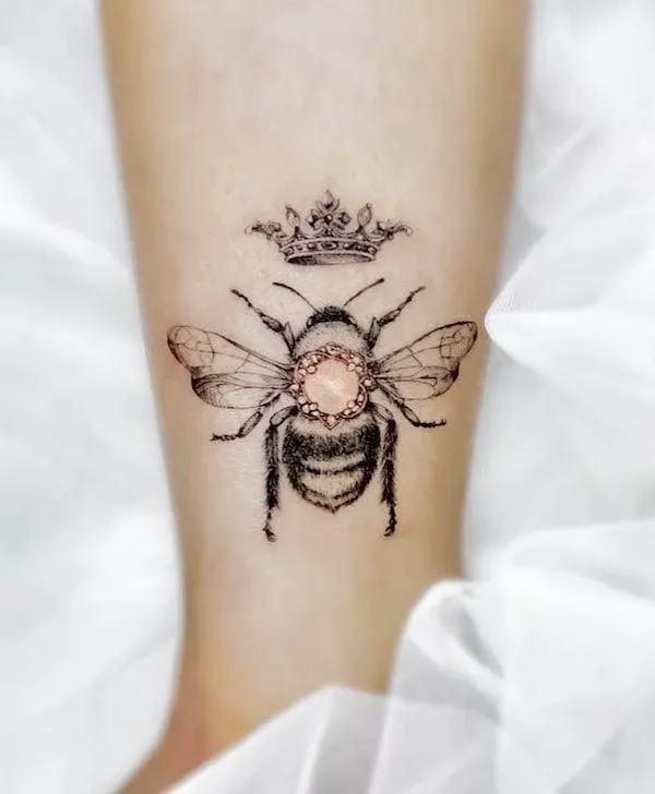 Exploring Different Queen Bee Tattoo Designs and Styles