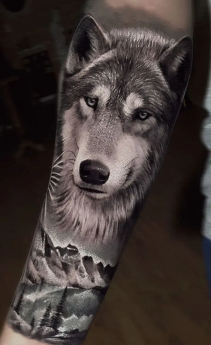 Exploring Popular Wolf Tattoo Designs and Artistic Styles