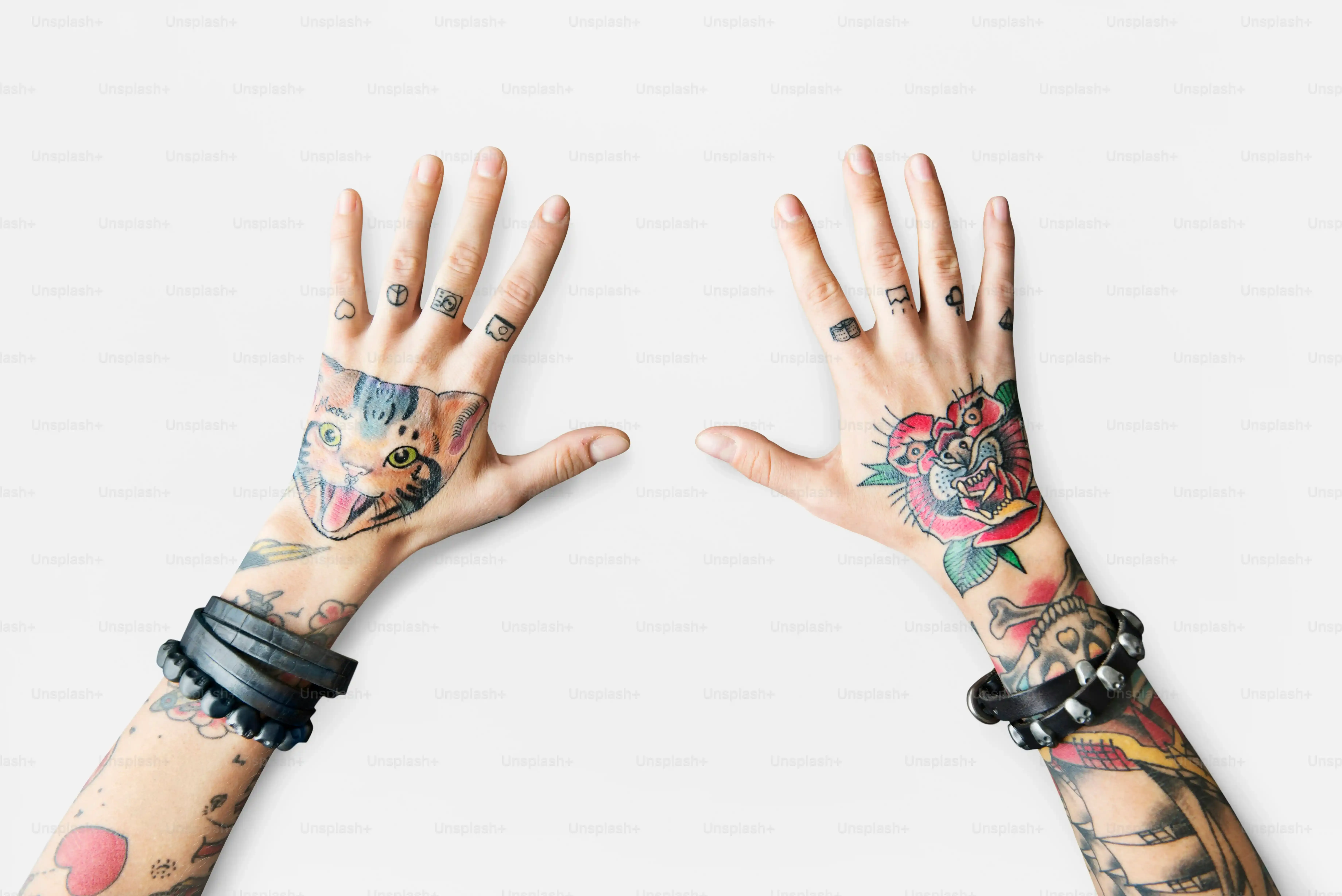 Definitive Guide to Wrist Band Tattoo Designs & Styles